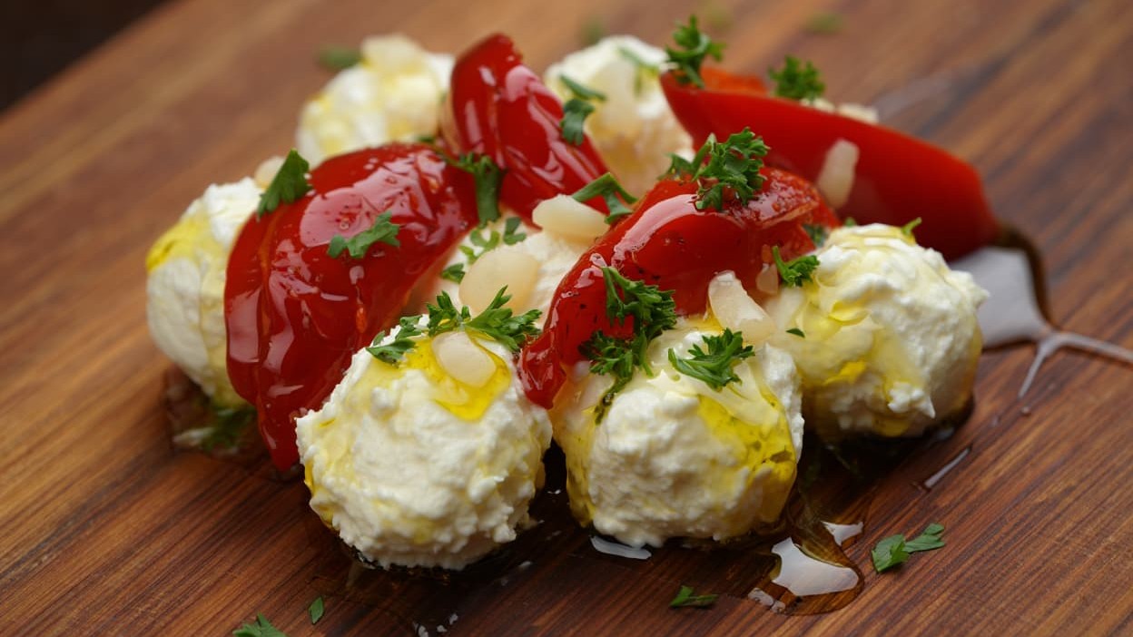 Kuglice od feta sira i maslina